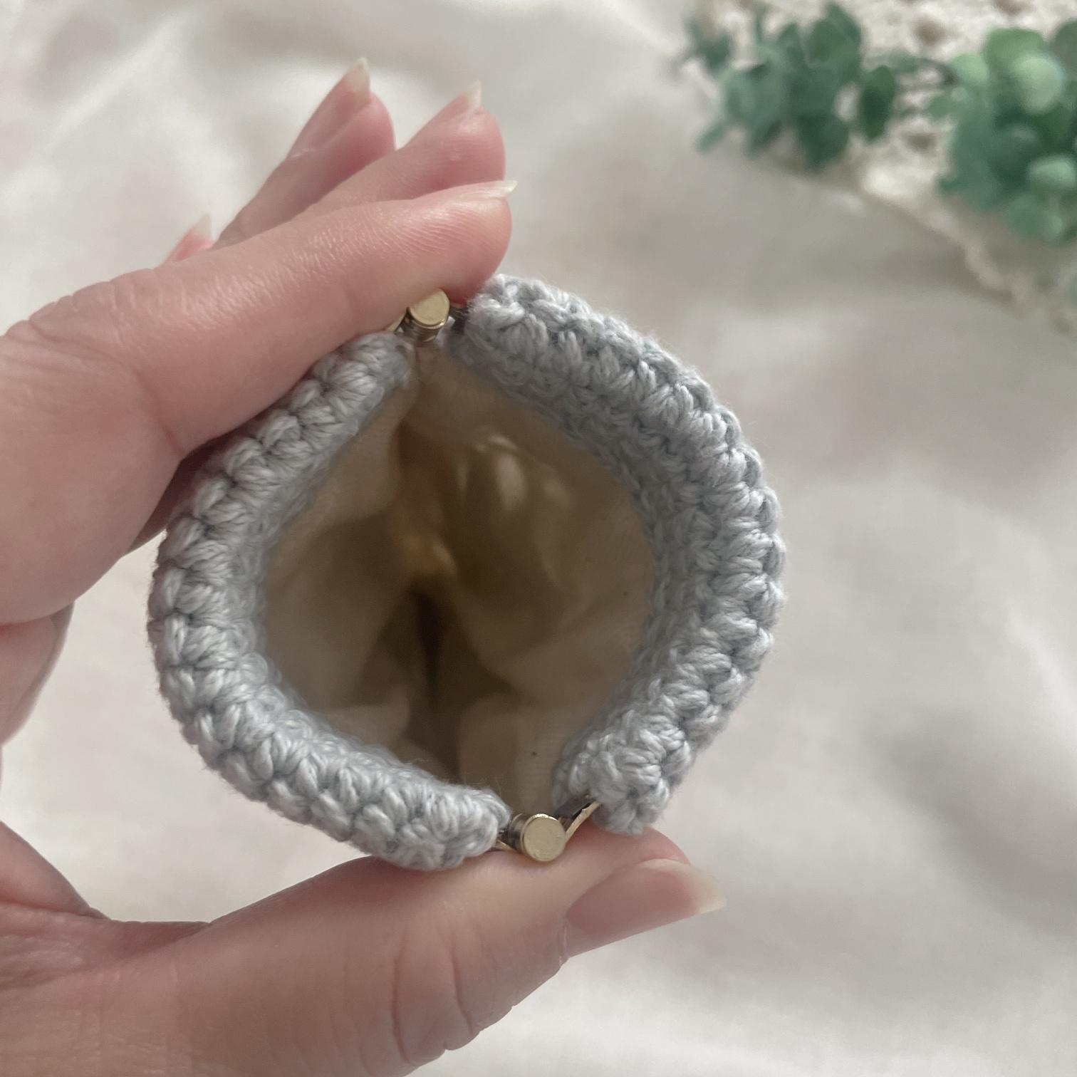 ぷっくり花モチーフのバネ口ポーチ　みずいろ | 2枚目