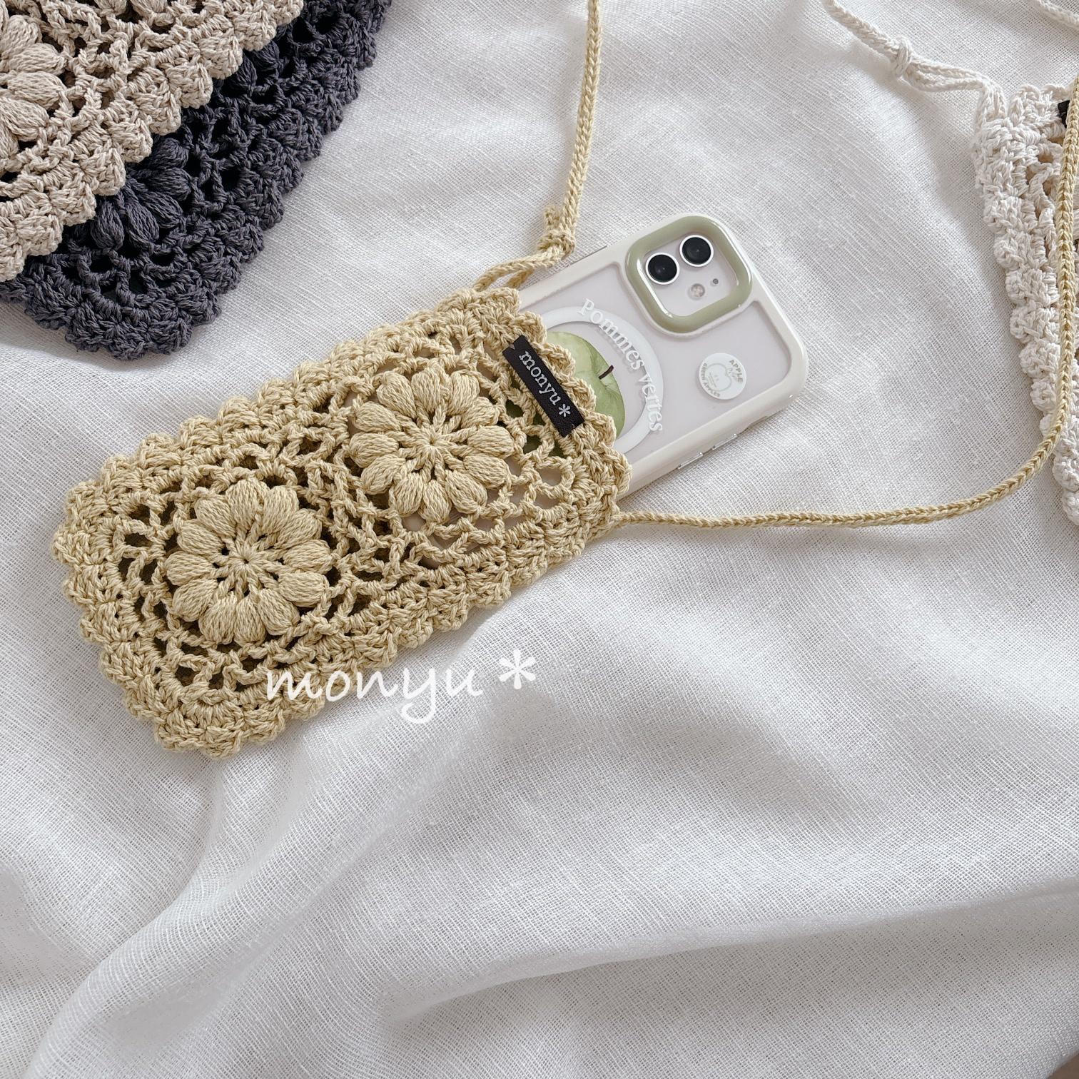 ぷっくり花とフリルのスマホショルダー　cotton | 2枚目