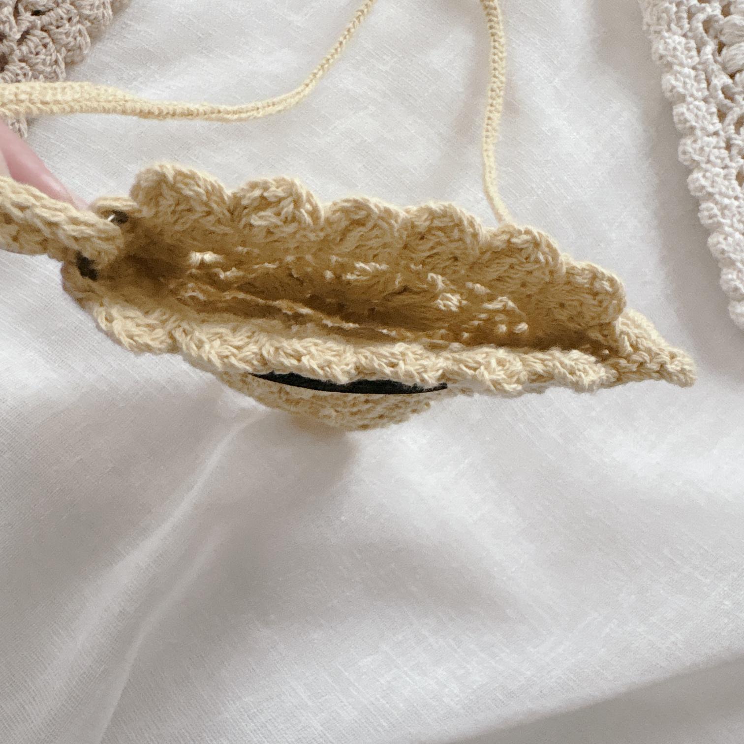 ぷっくり花とフリルのスマホショルダー　cotton | 5枚目